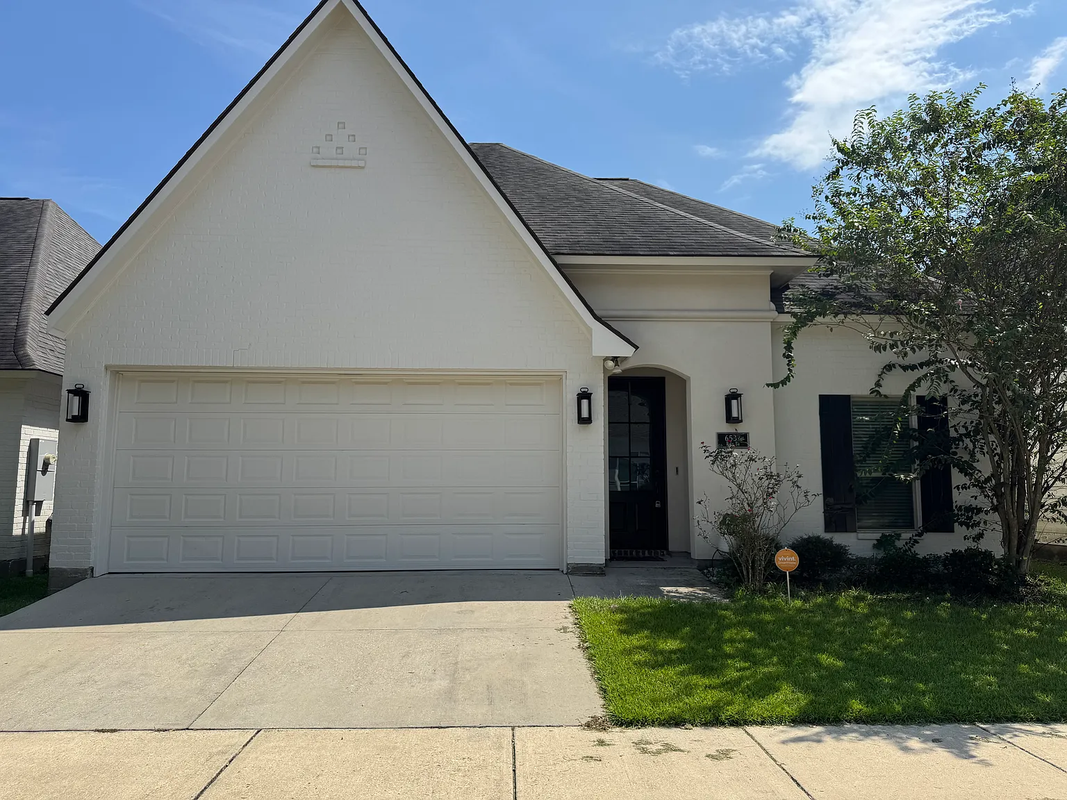 3 bed, 1753 sqft, $2,300 — Photo 1