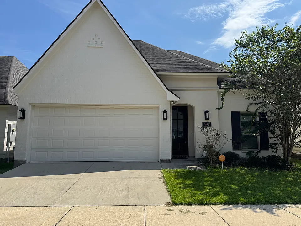 6537 Roux Dr