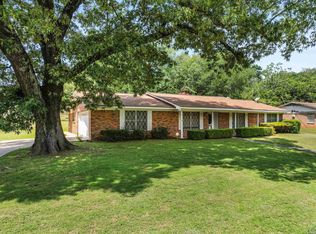 1901 Buckner Dr, Longview, TX 75604
