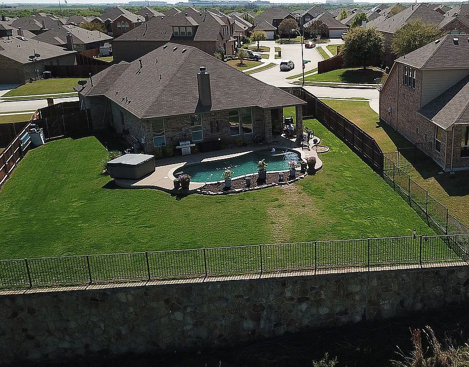 1st image of 15832 Carlton Oaks Dr