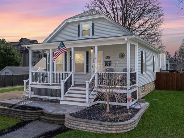 1100 Victoria St, New Bedford, MA 02745