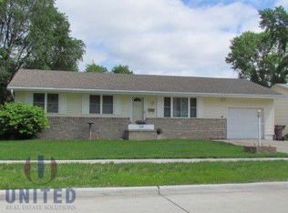 319 E 34th St, S Sioux City, NE 68776