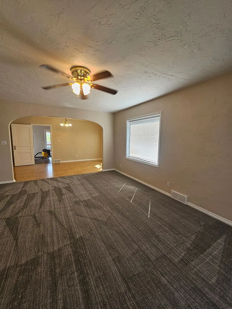 4 Bed | 2 Bath | Home | North Rapid — Photo 2