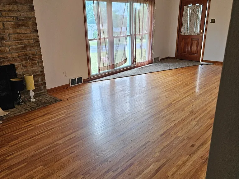 409 W Texas Ave — Photo 8