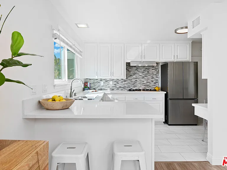 3636 Oceanhill Way — Photo 12