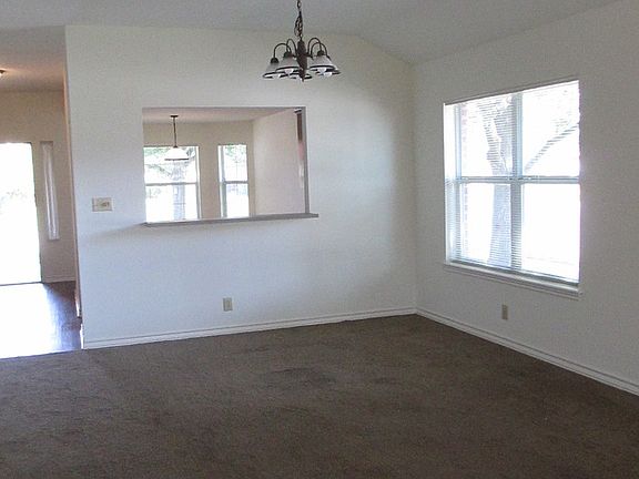 4th image of 202 Belmoor Ln