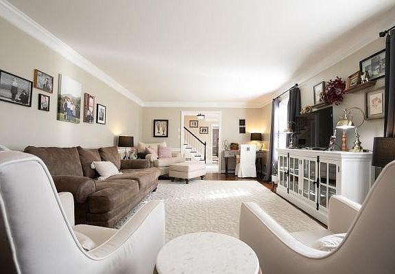 4th image of 203 Crestwood Dr
