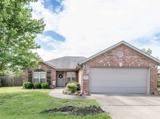 4011 Mahogany Dr, Fayetteville, AR 72704