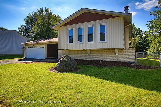 1st image of 385 Stafford Ct