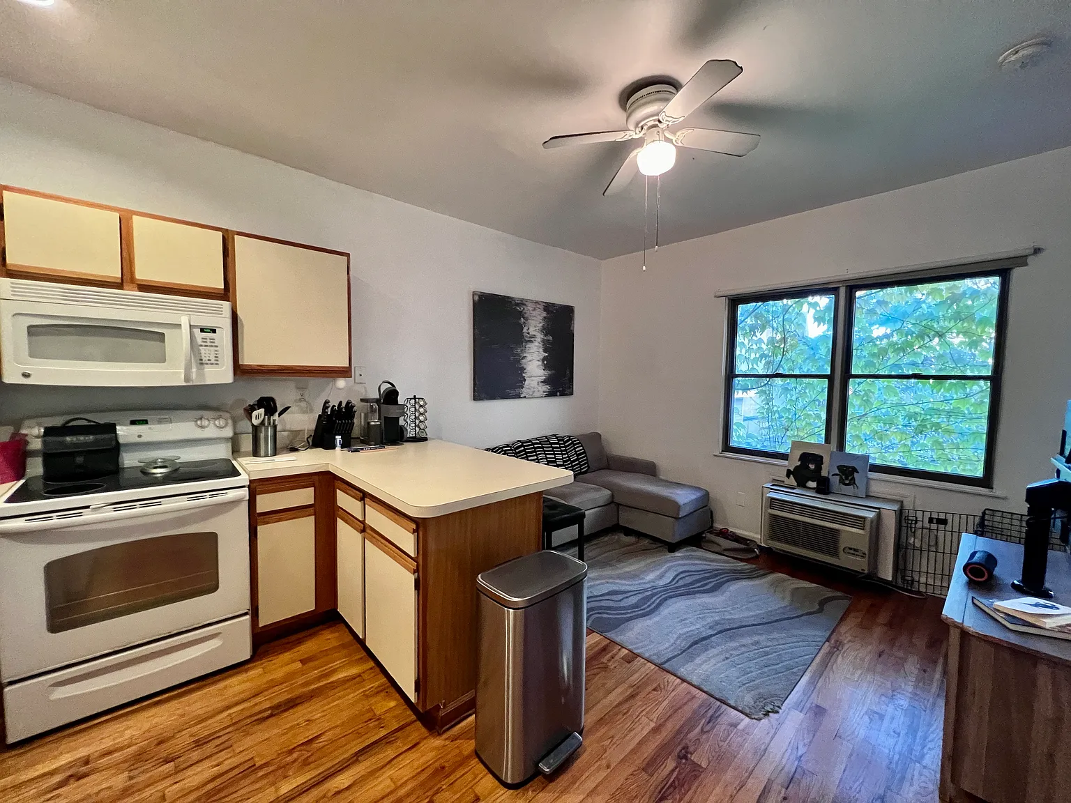 Studio, $2,400 — Photo 1