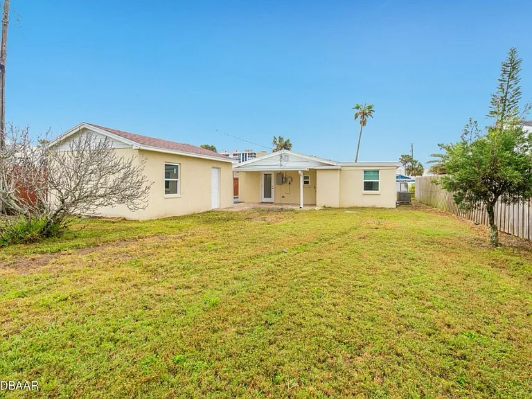 Hibiscus Dr — Photo 10