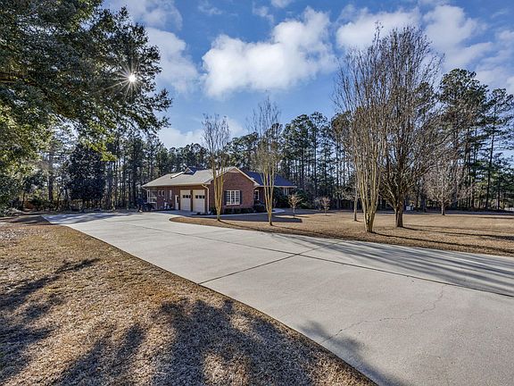 3rd image of 106 Millrace Cir
