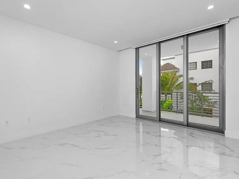 495 E Royal Palm Rd #201 — Photo 31