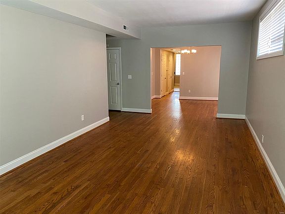 2nd image of 5375 Pershing Ave APT 3E