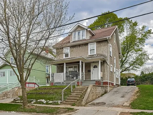 104 Baycliff Dr, Rochester, NY 14609