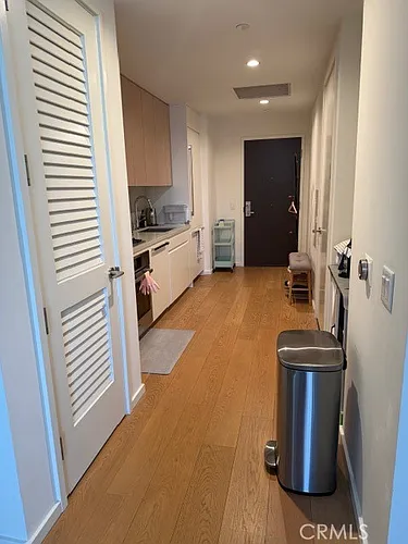 877 Francisco Photo 1