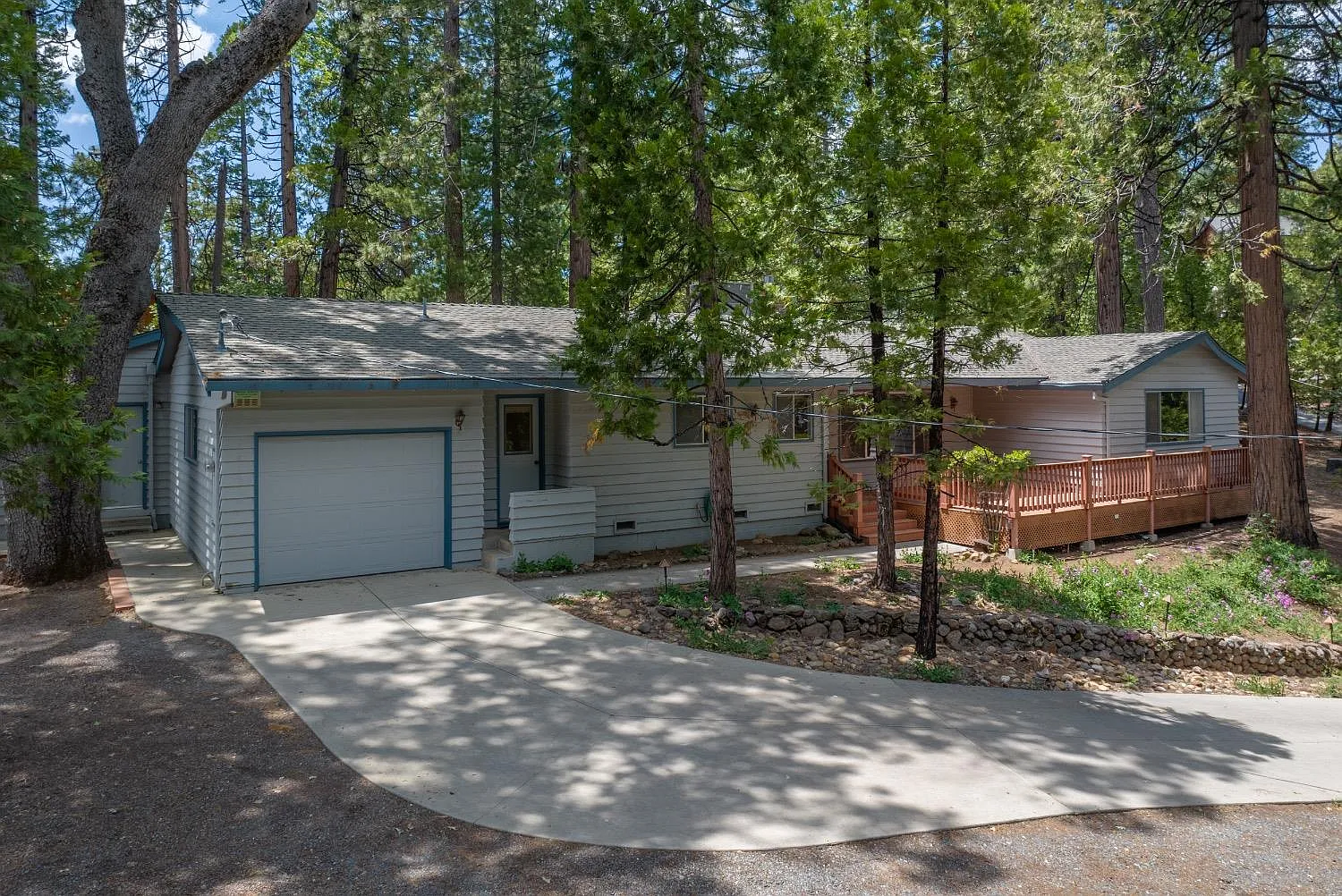 2655 Placer Way photo 1