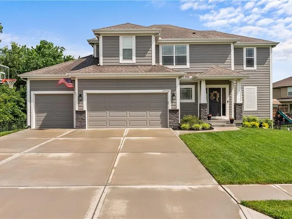 19714 W 197th Ct, Spring Hill, KS 66083