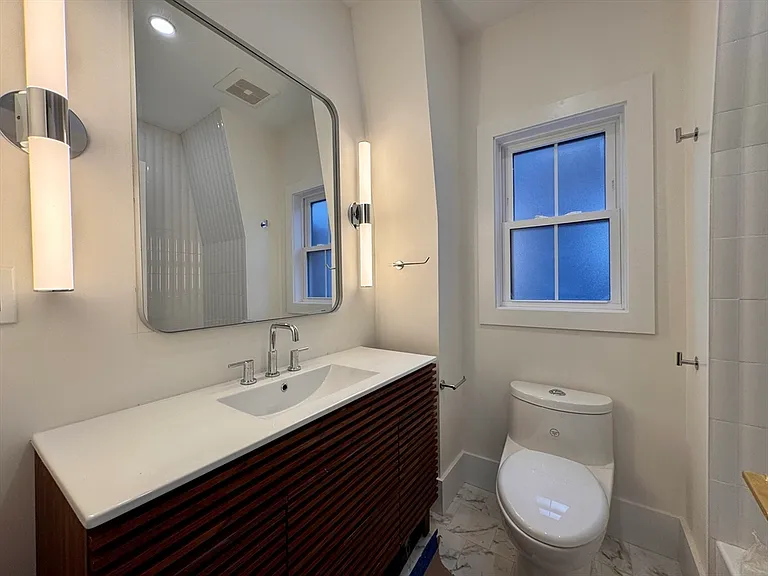 139 Sycamore St #2 — Photo 8