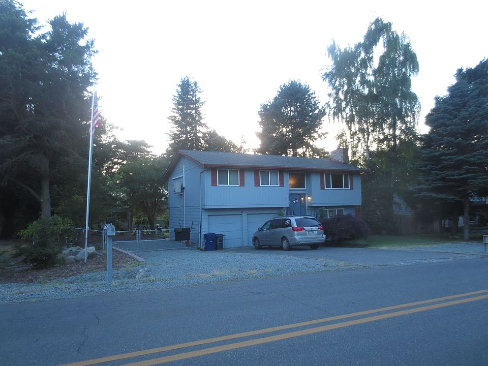 2 car garage with extra room