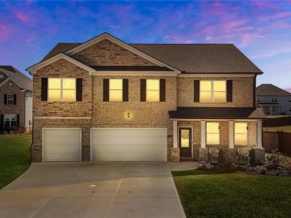 458 Blue Juniper Cir, Loganville, GA 30052