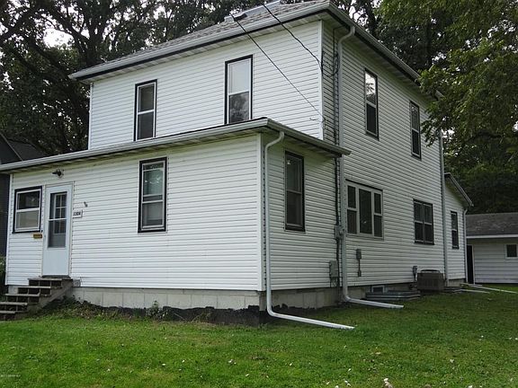 2nd image of 1304 S Broadway Ave