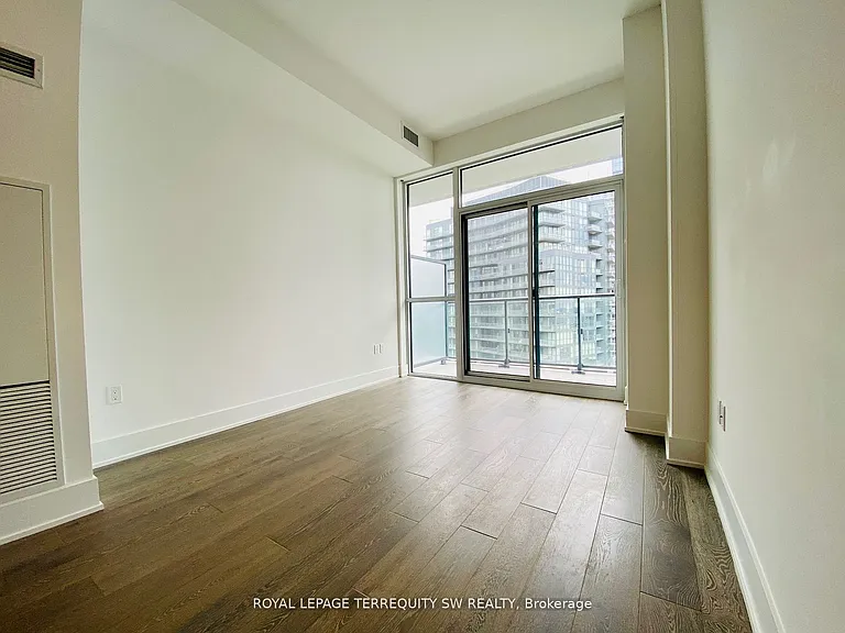 38 Iannuzzi St #LPH09 — Photo 6