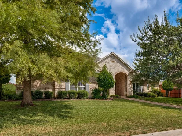 901 Spanish Bay Dr, Burleson, TX 76028