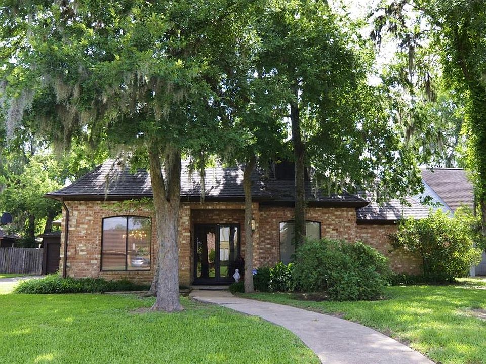 1st image of 3823 Pecan Valley Dr