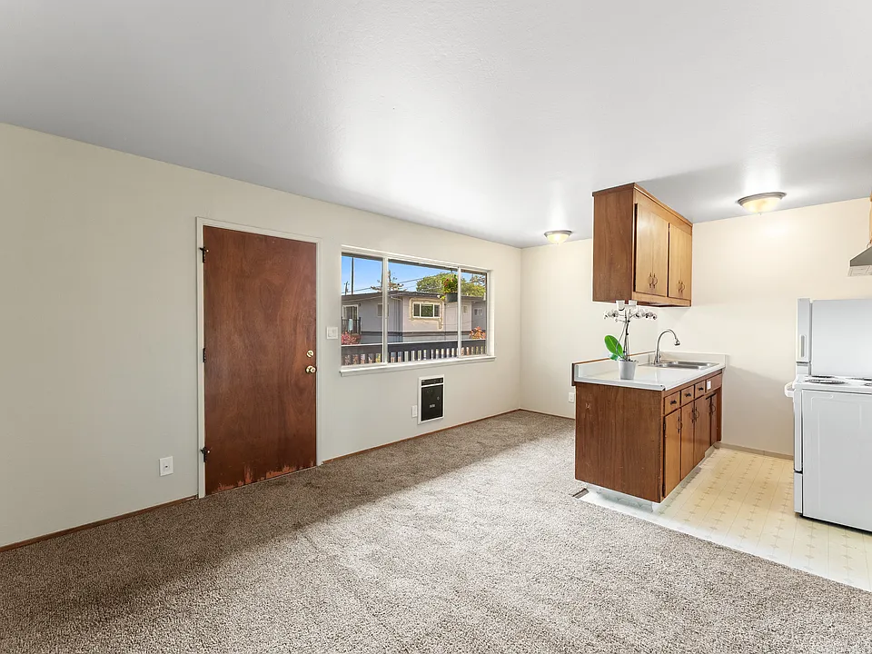 1450 Merrill St #5