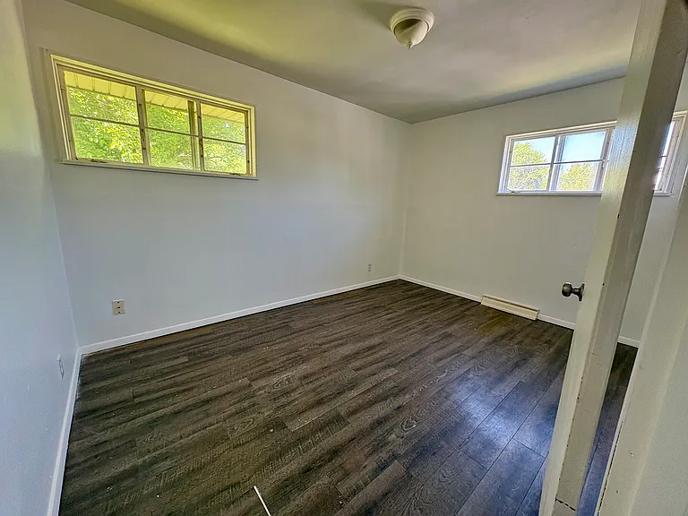 5547 Holborn Dr — Photo 6
