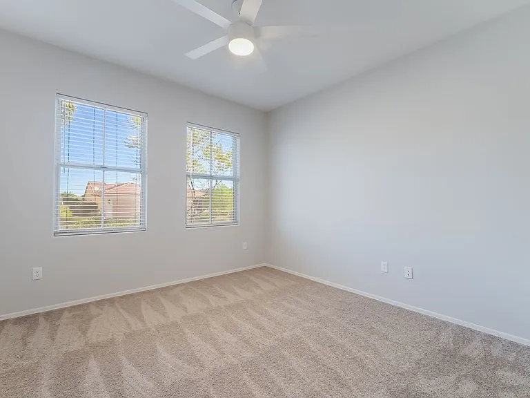 2571 Thatcher Ave — Photo 21