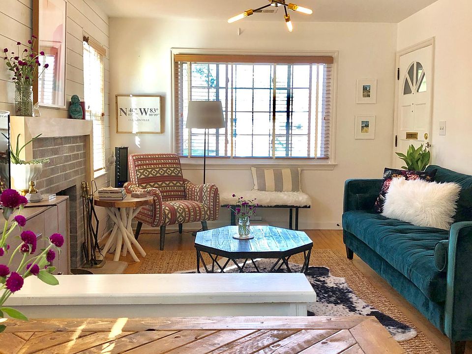 1st image of 635 E Jeffrey Pl