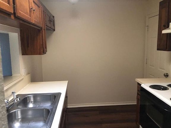 5th image of 9201 Coral Ln