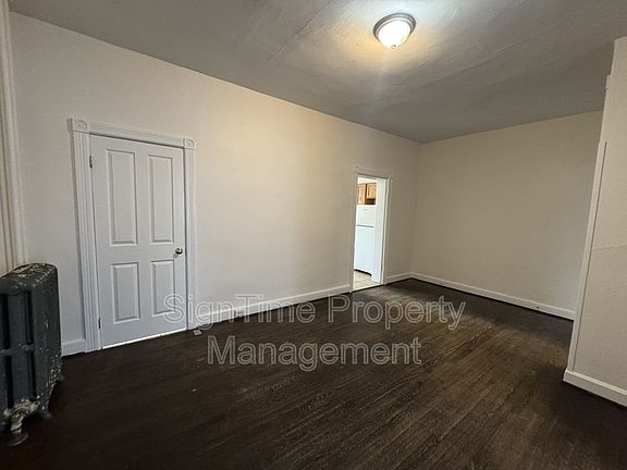 4th image of 42 E Franklin St