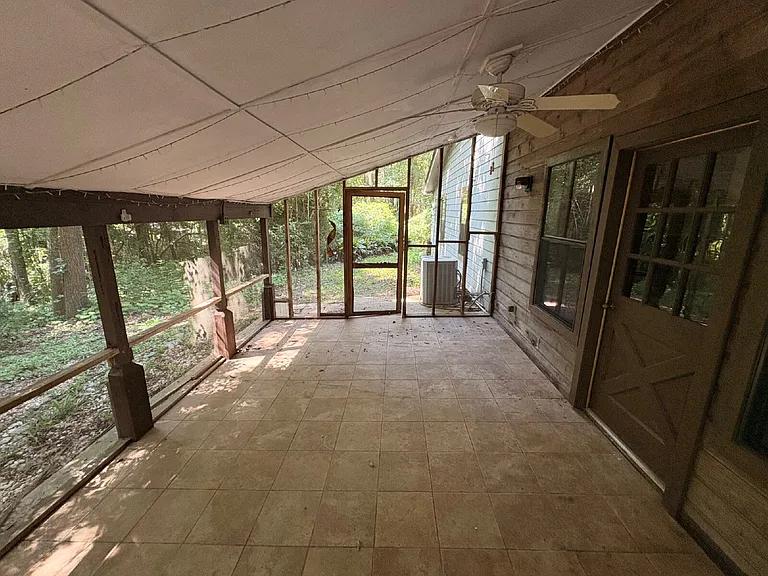 6329 Rolling Hills Dr — Photo 17