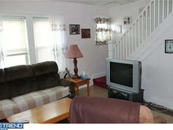 3rd image of 138 W Lincoln Ave