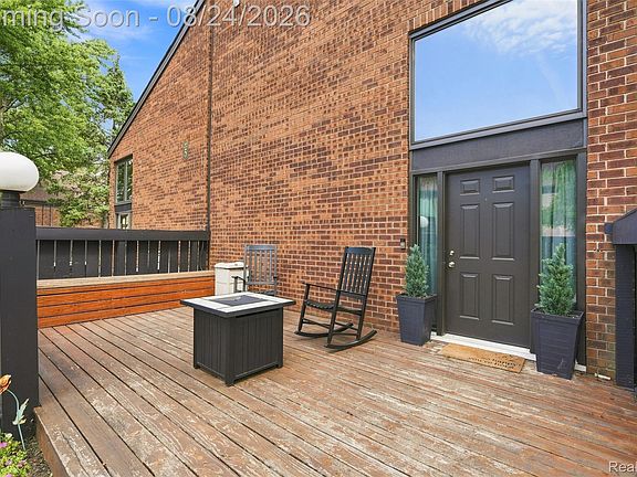 3rd image of 14138 Ziegler St