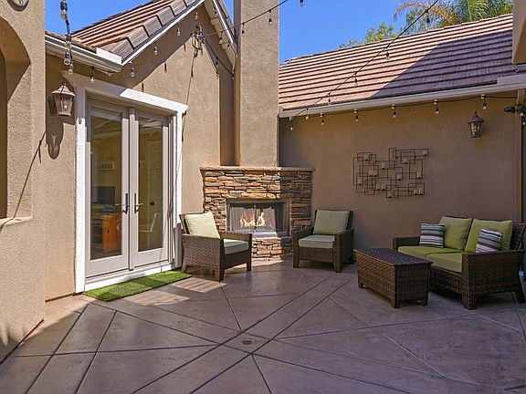 Private Courtyard Entry