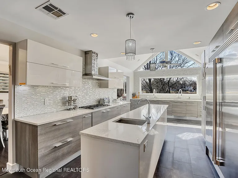 278 Lake Ave — Photo 6