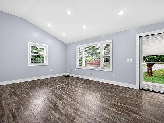 4th image of 175 Epperson Ave