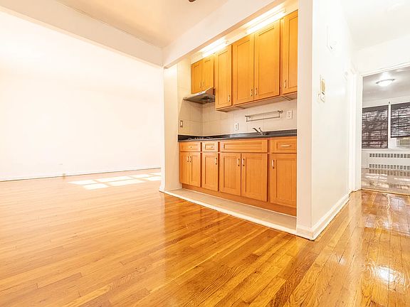 4th image of 34-10 75th St #4D
