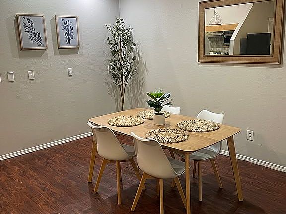 5th image of 5389 Chatham Ave