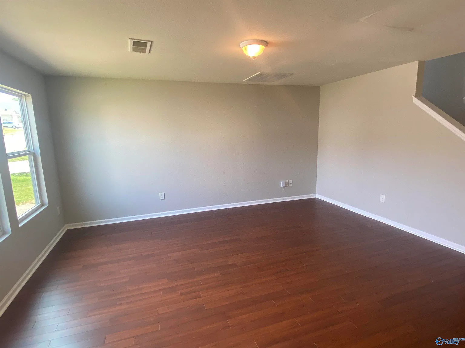 3 bed, 2.5 bath, 1809 sqft, $1,650 — Photo 2