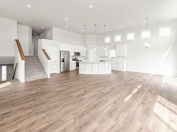 4th image of 7328 Madelyn Ln S