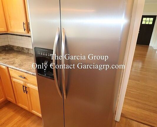 5th image of 602 NE Brazee St #A