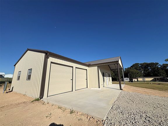 5th image of 215 Quanah