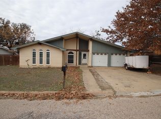 605 S Wieser St, Hamilton, TX 76531
