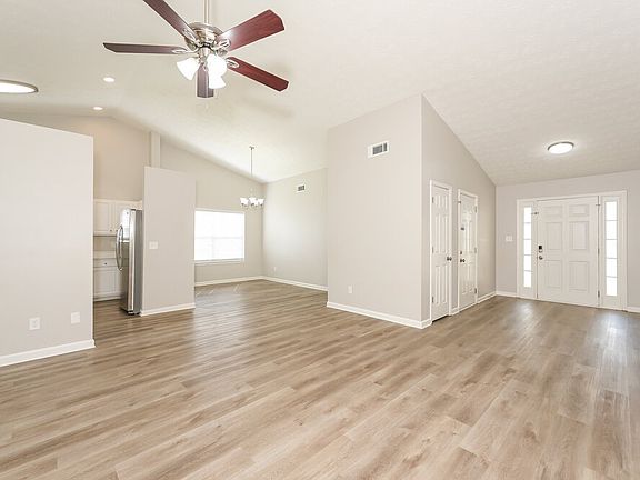 4th image of 3208 Bradford Pear Dr