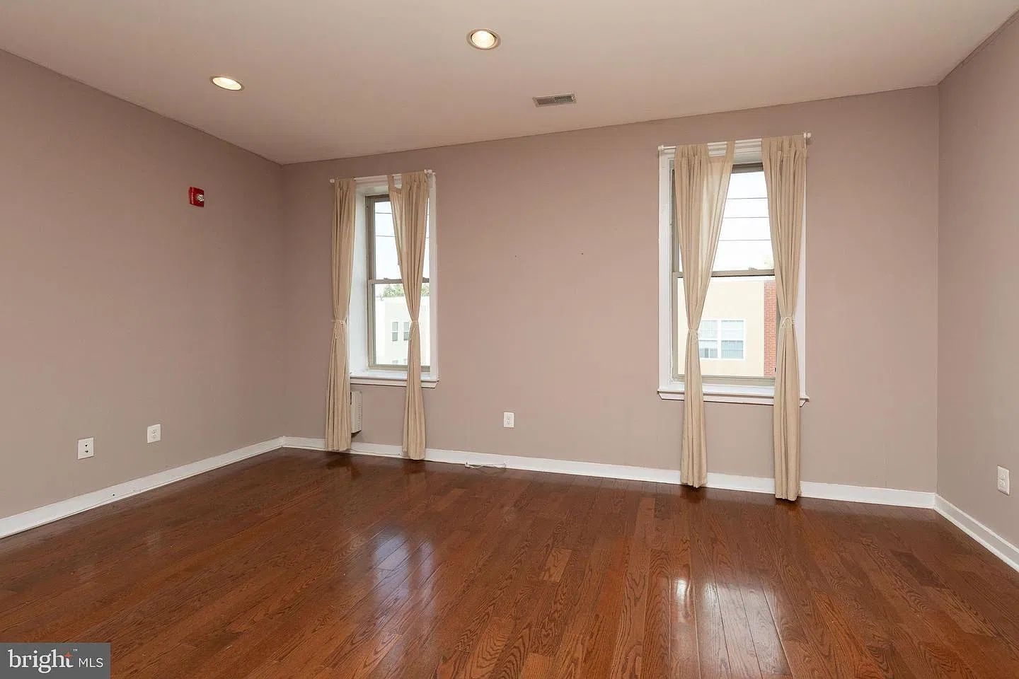 1806 W Berks St — Photo 4